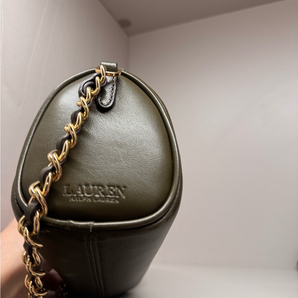 Green Crossbody Bag with Chain Strap and Gold Hardware - Picture 4 of 6